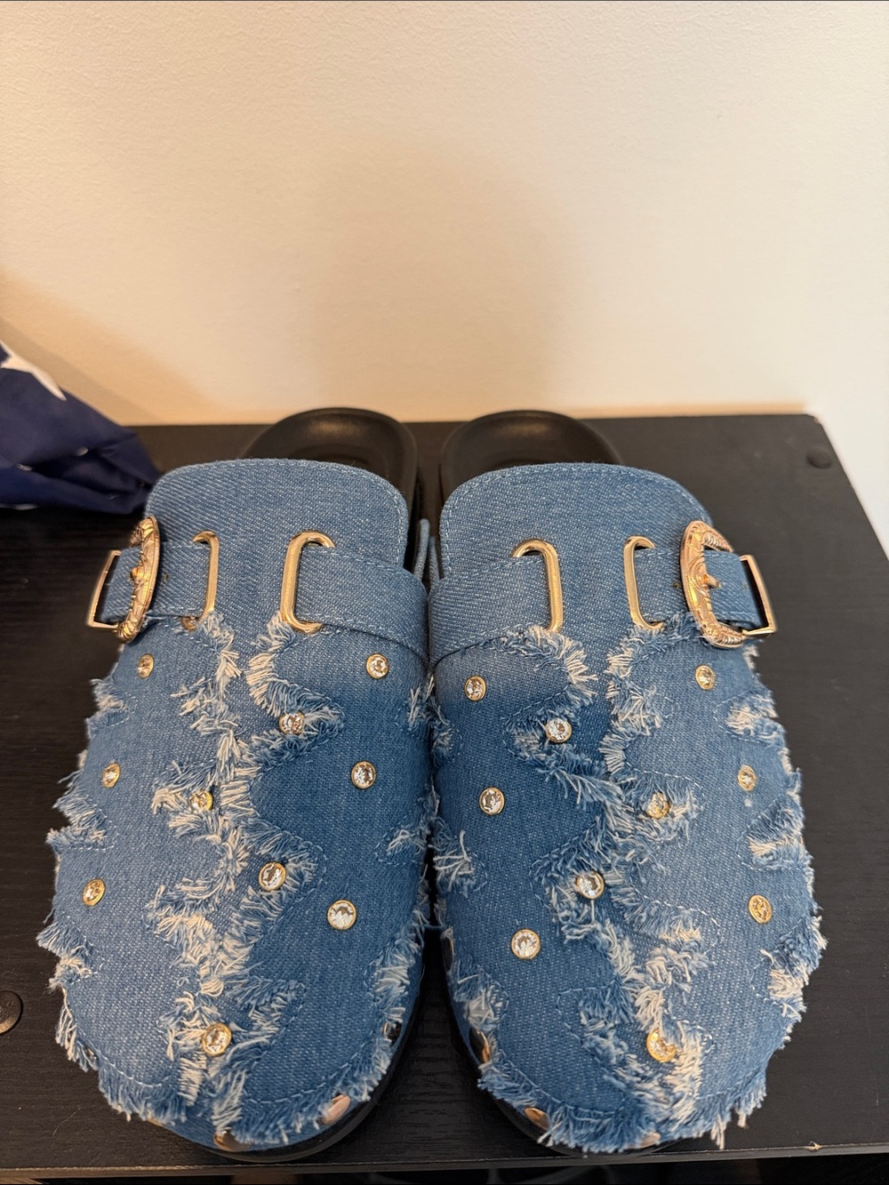 Azalea Wang Denim Mule Slides Studded Wide Fit Size 8W - Picture 4 of 4
